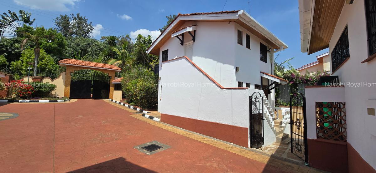 5 Bed House with En Suite at Off Un Avenue - 6