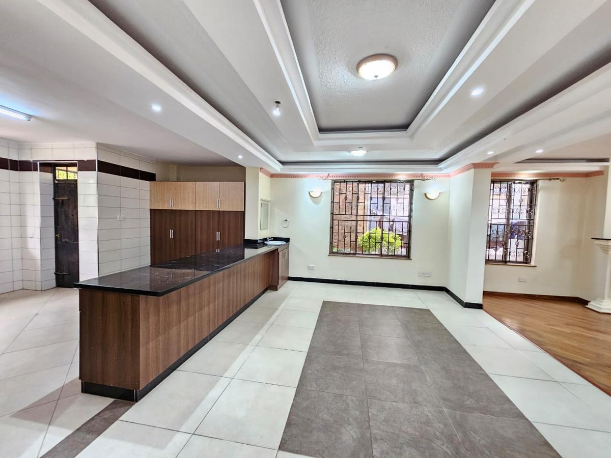 4 Bed Townhouse with En Suite in Westlands Area - 7