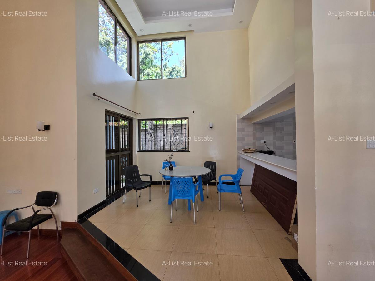 5 Bed Villa with En Suite at Chalbi Road - 9