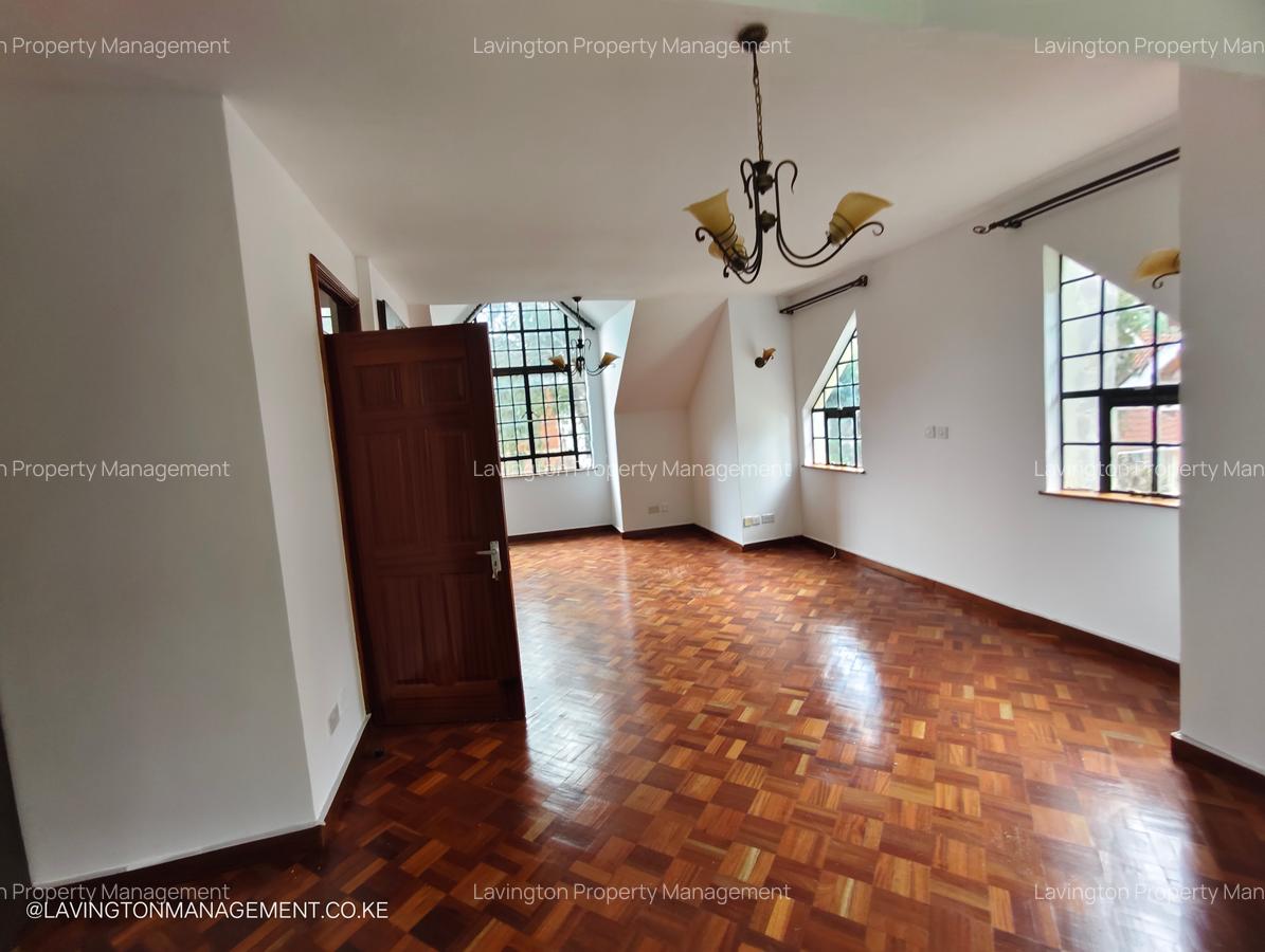 4 Bed Townhouse with En Suite at Lavington Green - 12