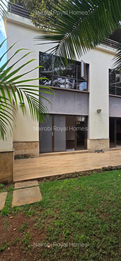 5 Bed Townhouse with En Suite at Lavington Green - 4