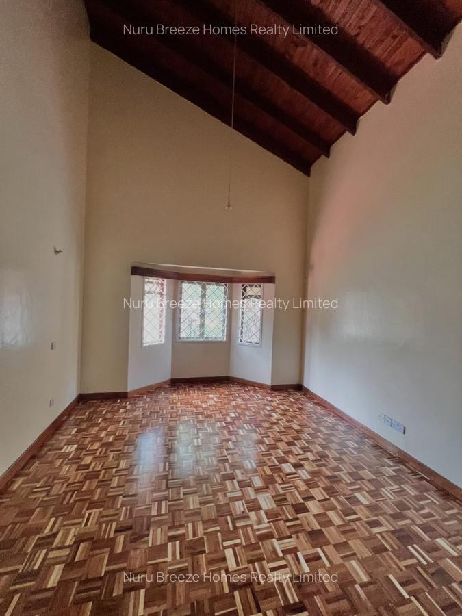 4 Bed Townhouse with En Suite in Lavington - 9