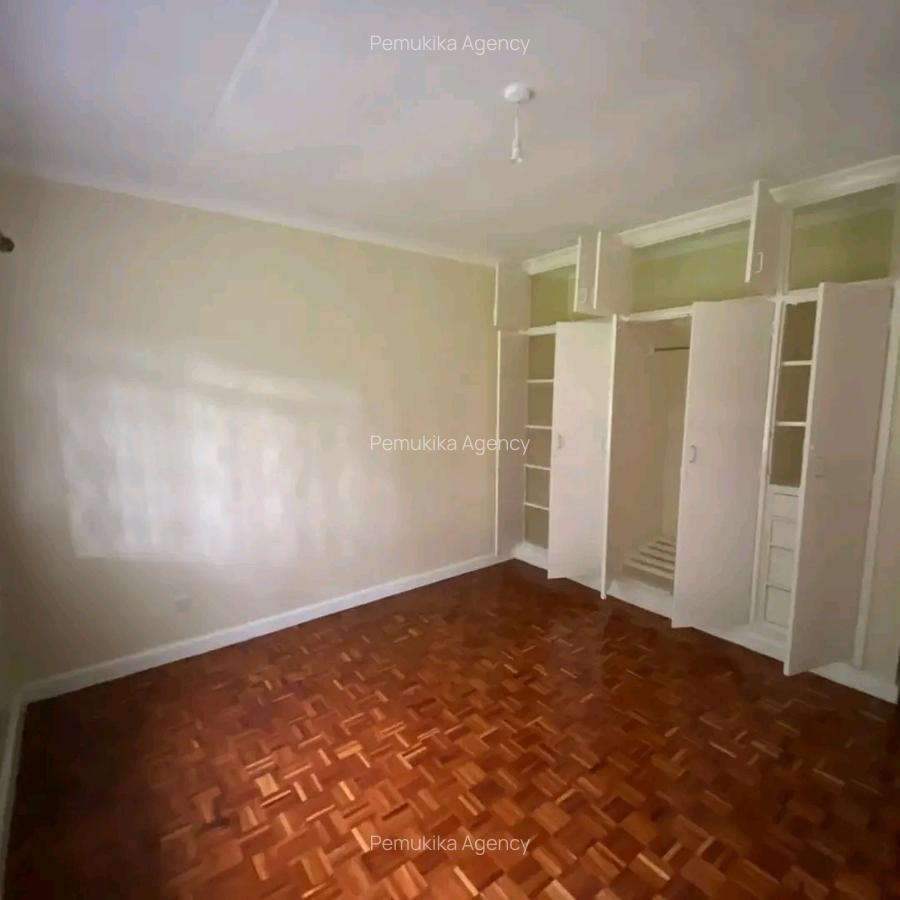 4 Bed Villa in Rosslyn - 8