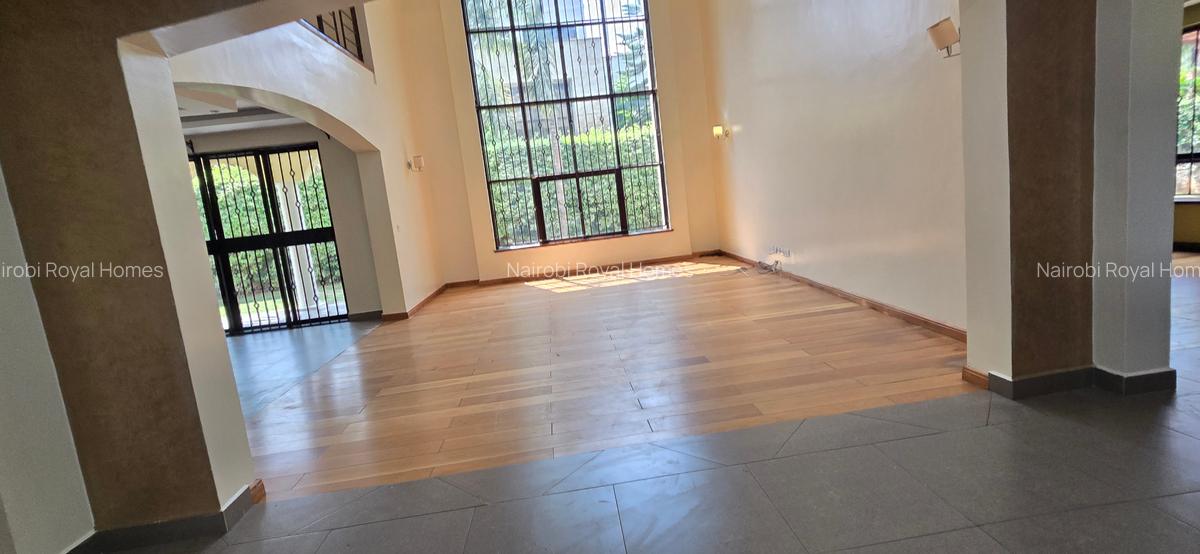 5 Bed Townhouse with En Suite at Lavington Green - 8