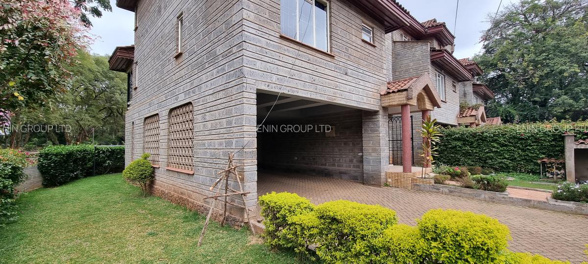 5 Bed Townhouse with En Suite at James Gichuru - 20