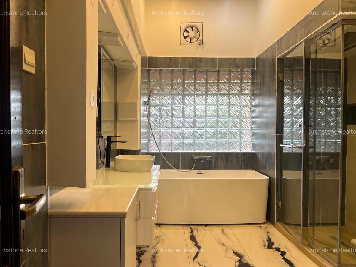 6 Bed House with En Suite in Runda - 8