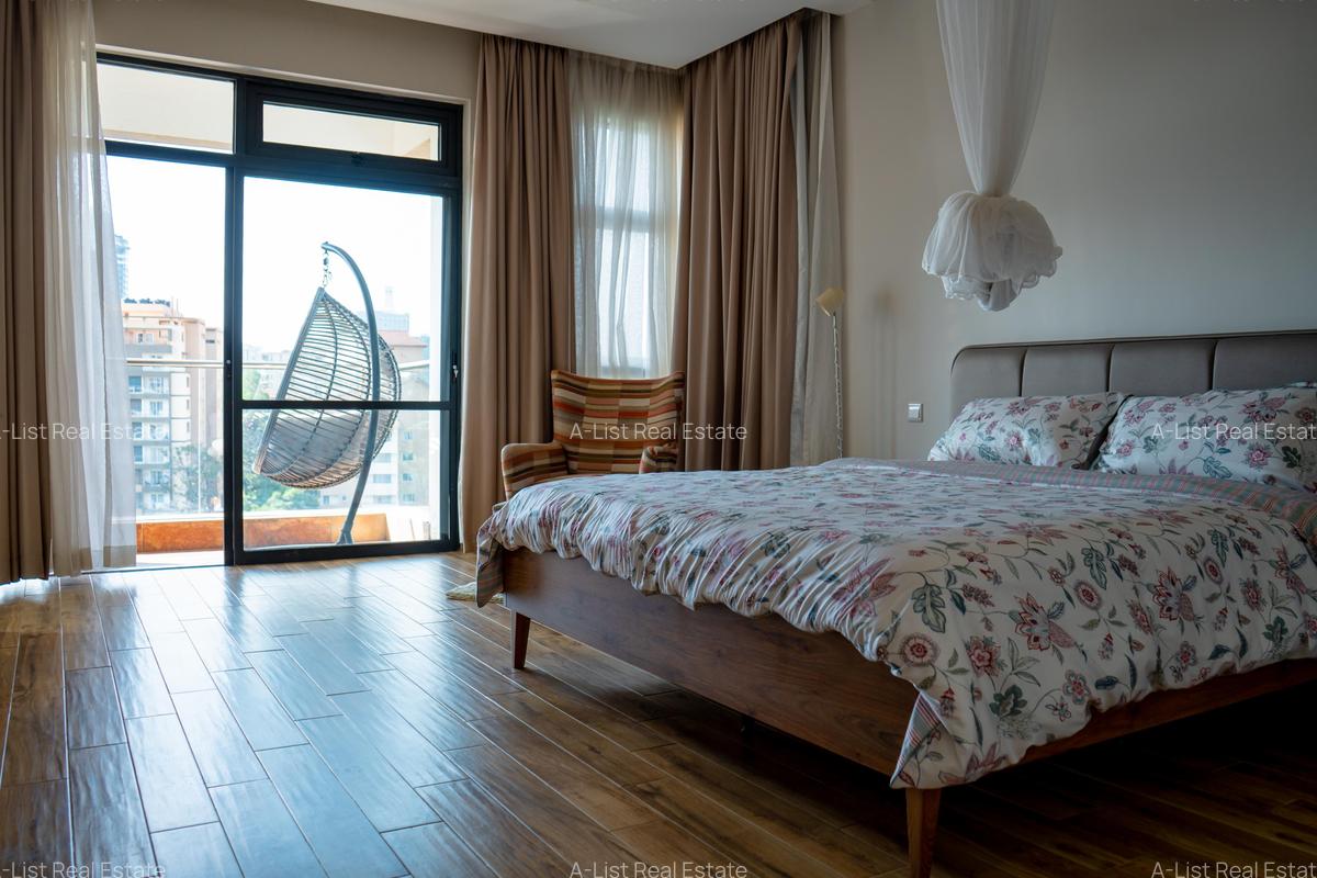 4 Bed Apartment with En Suite at Riverside Drive - 12