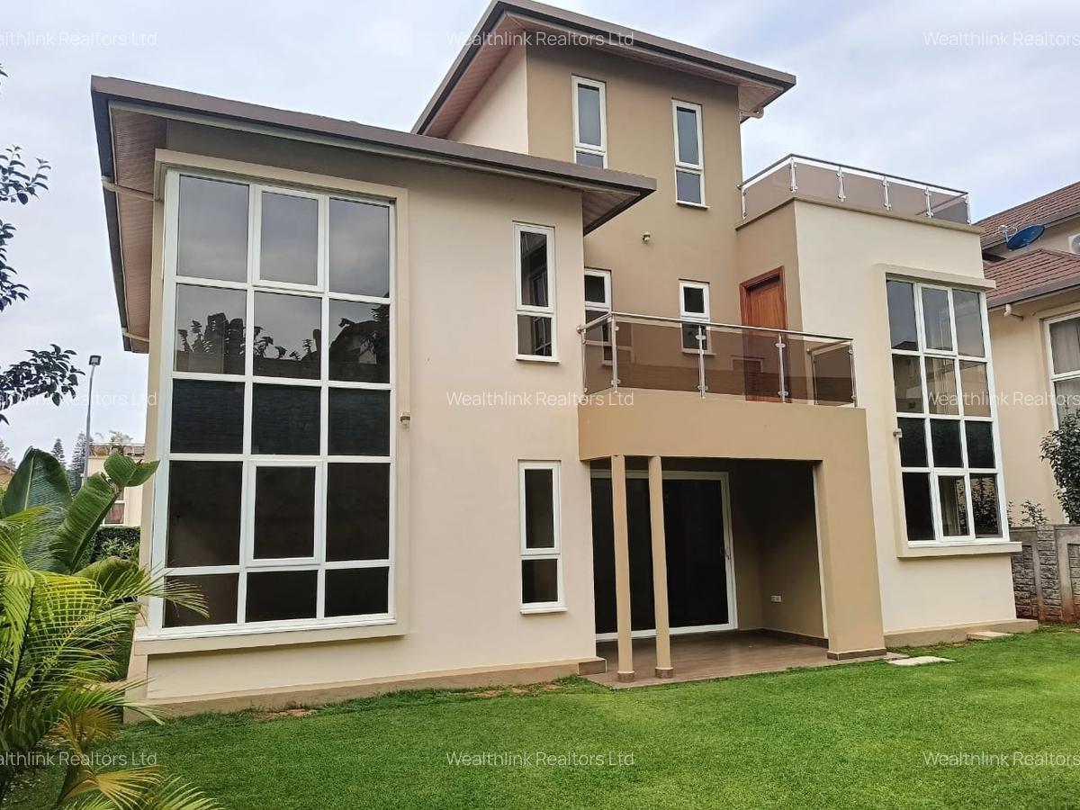 4 Bed Townhouse with En Suite at Iguta Paradise - 1