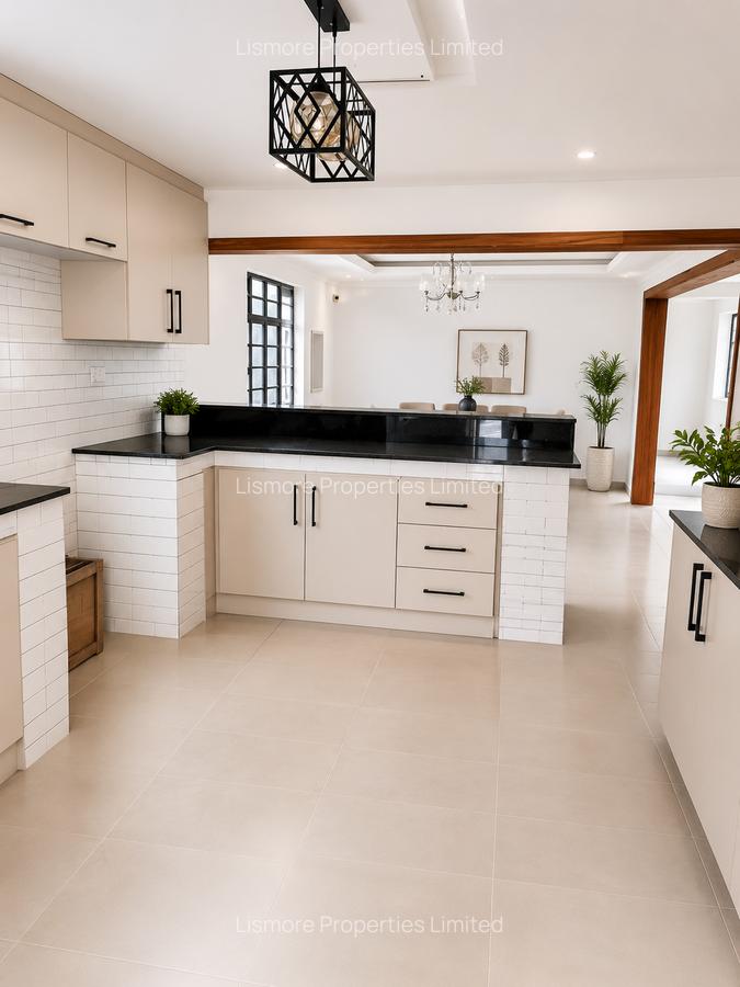 4 Bed House with En Suite in Kenyatta Road - 5