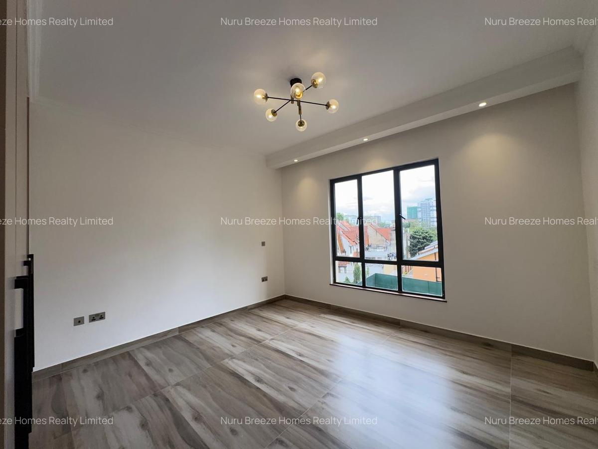 2 Bed Apartment with En Suite in Brookside - 8