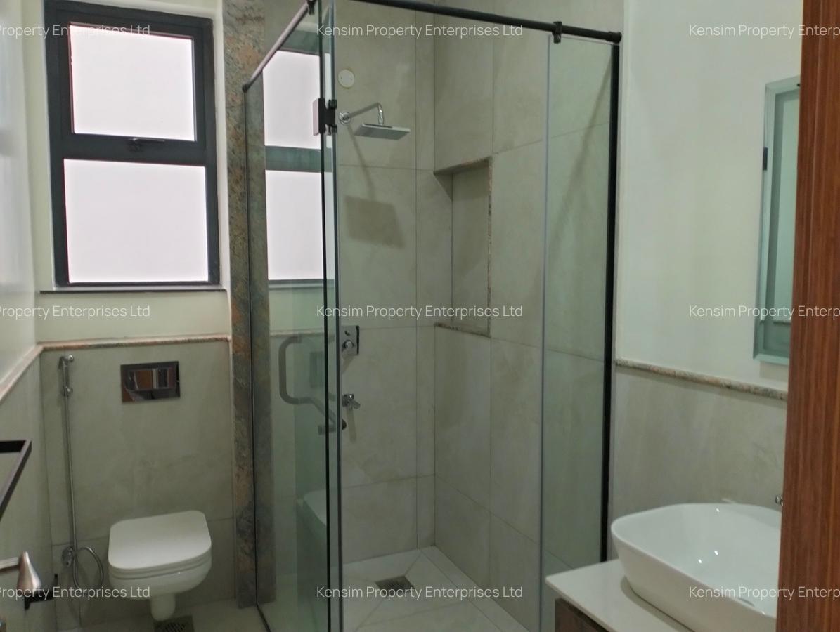 5 Bed Townhouse with En Suite in Lavington - 9