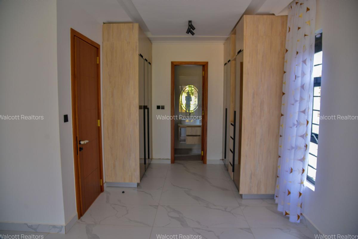 4 Bed Villa with En Suite at Muhuri Road - 15