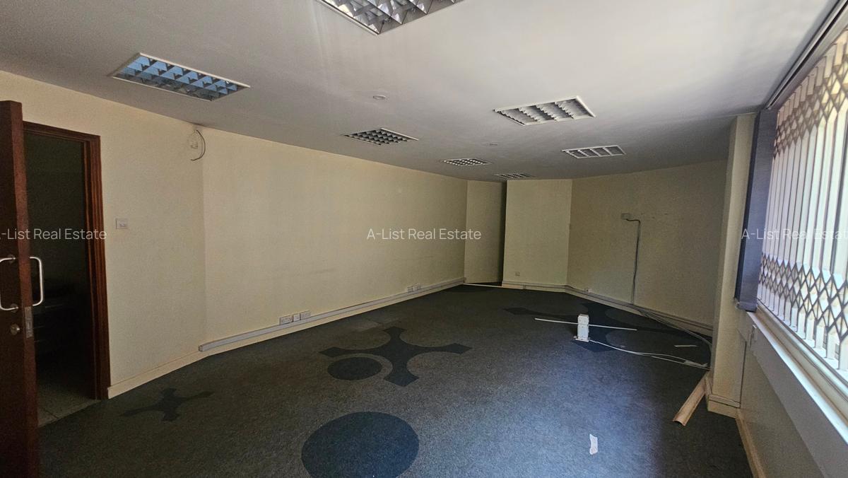 2,400 ft² Office with Service Charge Included at Peponi Road - 5
