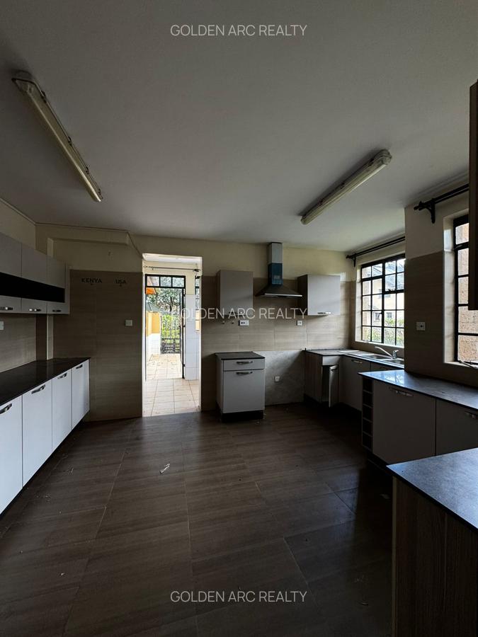 5 Bed Townhouse with En Suite in Karen - 8