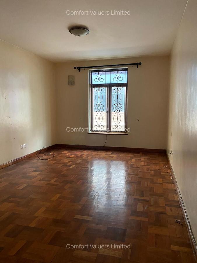 6 Bed Townhouse with En Suite at Near State House Road - 9