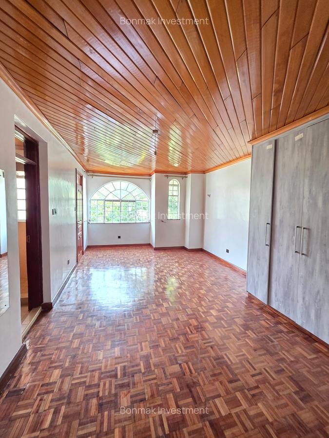 4 Bed Townhouse with En Suite at Lavington Green - 10