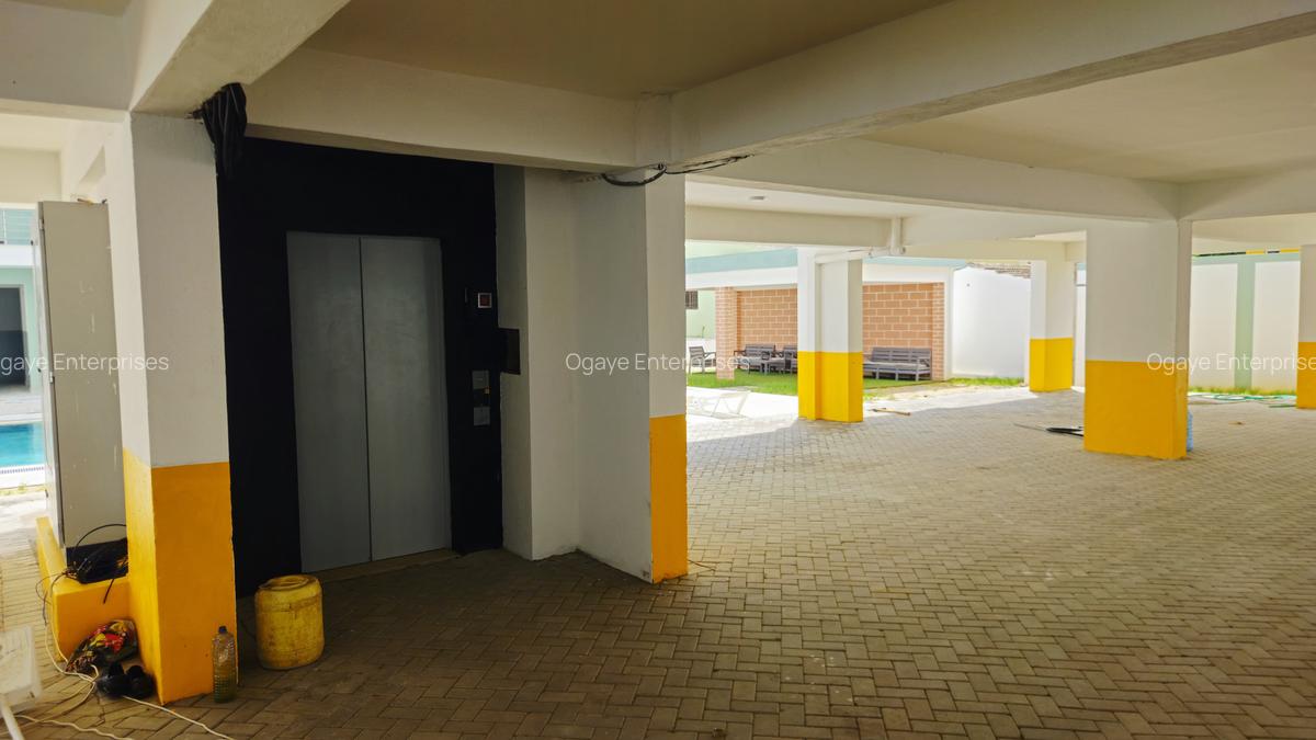 2 Bed Apartment with En Suite at Off Links Road - 11