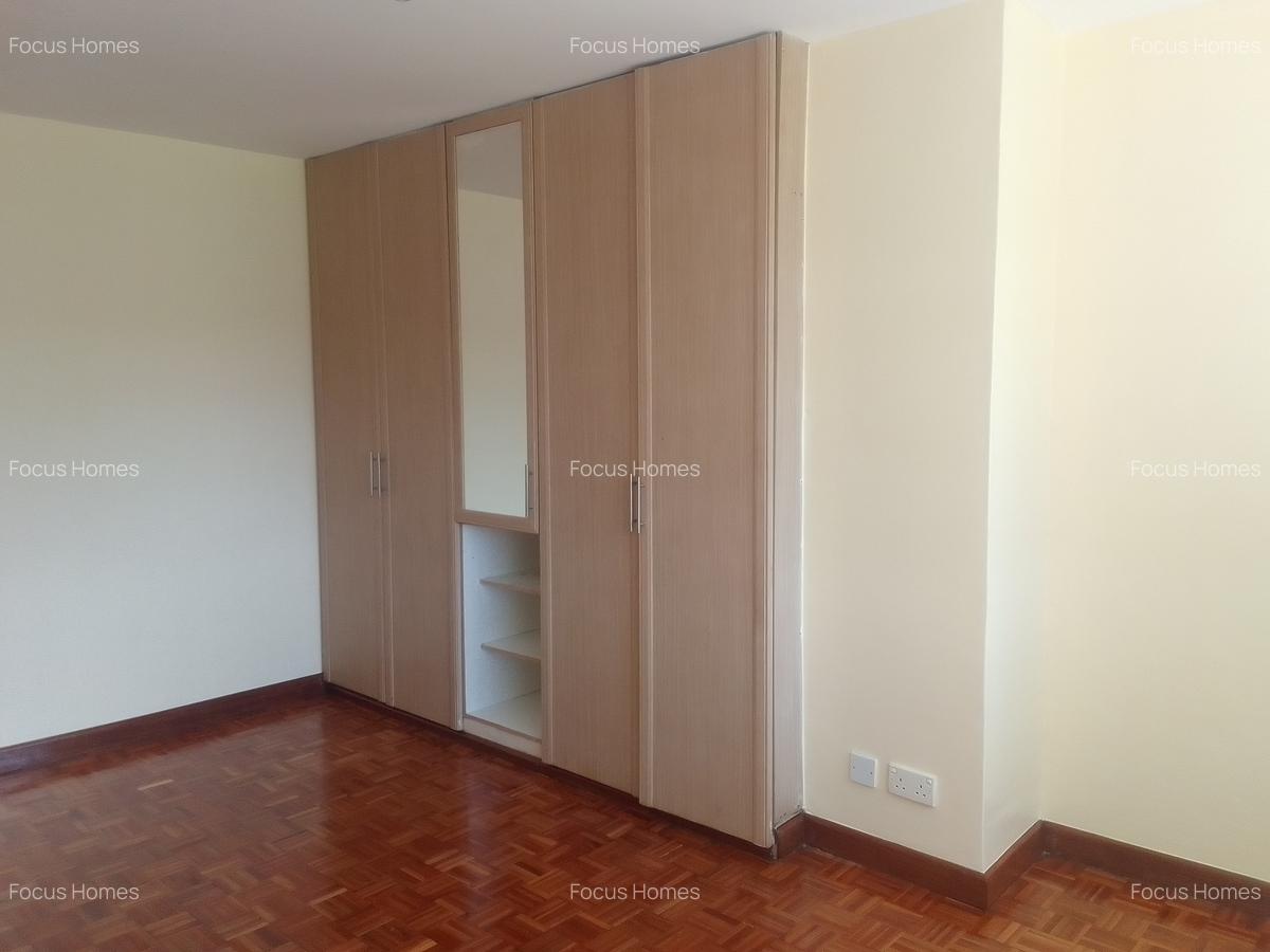 4 Bed Townhouse with En Suite in Lavington - 11