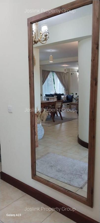 Serviced 2 Bed Apartment with En Suite at Greenwood Drive - 13
