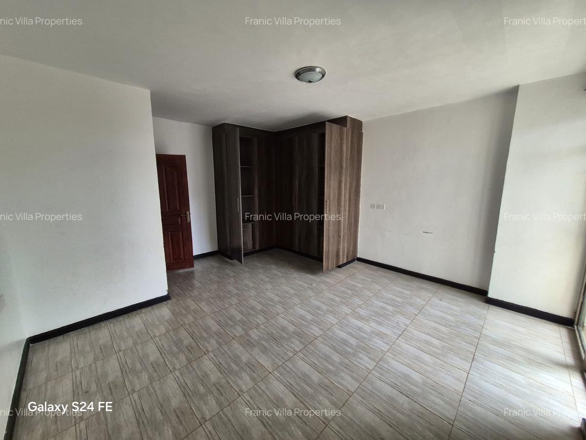 4 Bed Apartment with En Suite at Parklands - 13