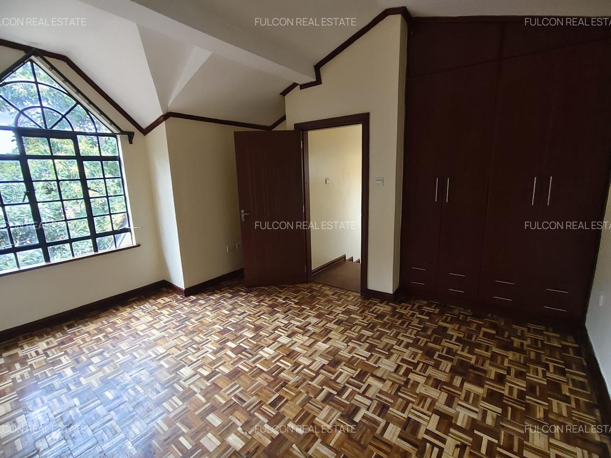 5 Bed Townhouse with En Suite in Lavington - 14
