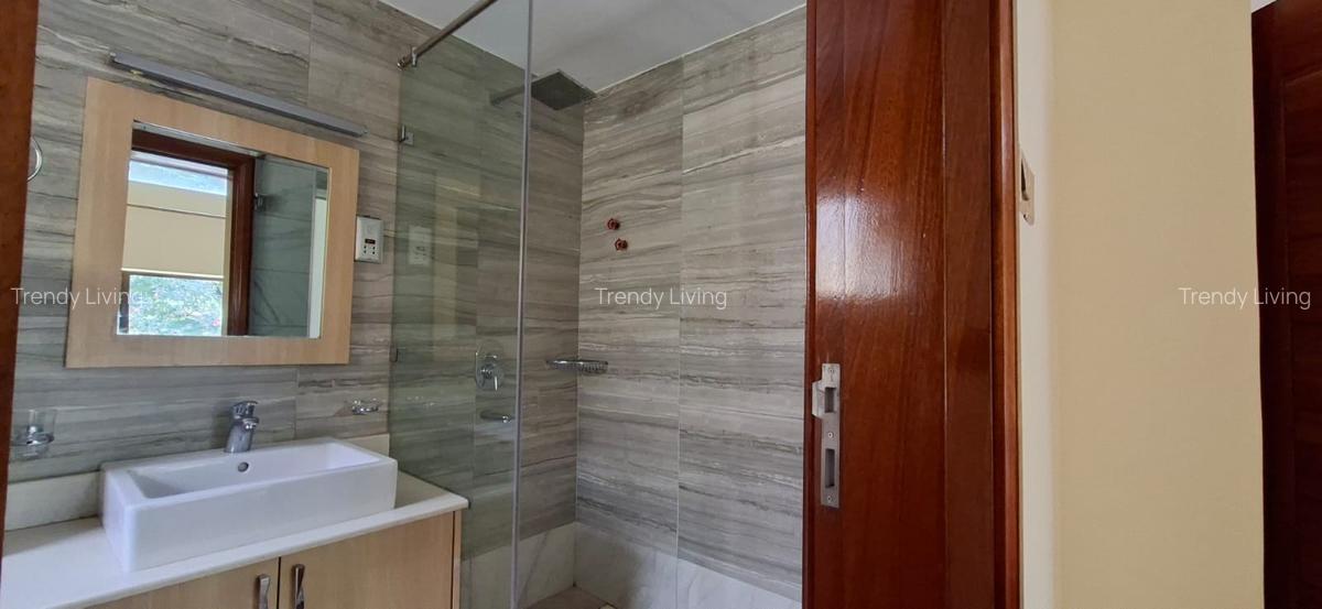 6 Bed Townhouse with En Suite in Lavington - 15