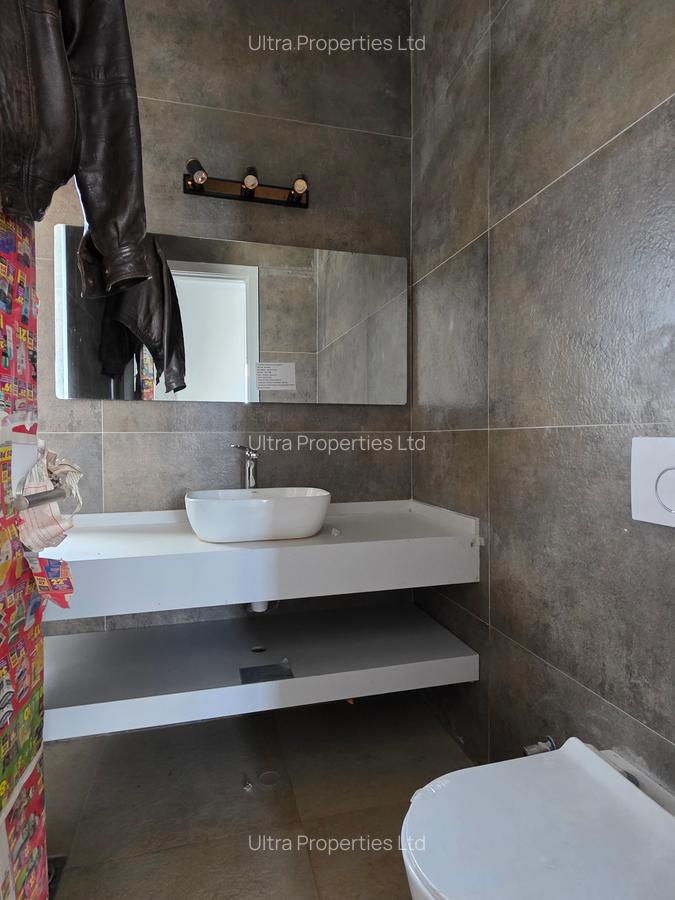 4 Bed Villa with En Suite in Runda - 17