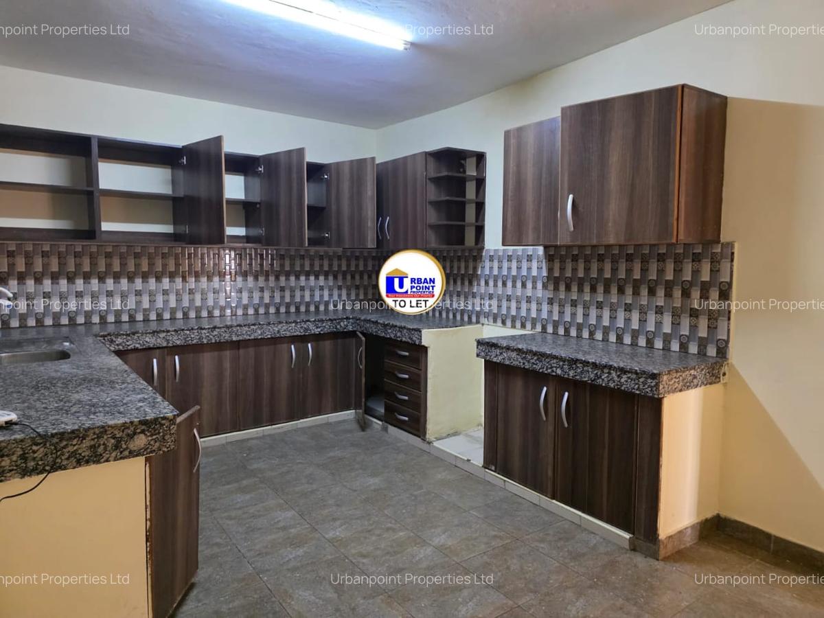 3 Bed Apartment with En Suite at Links Road - 4