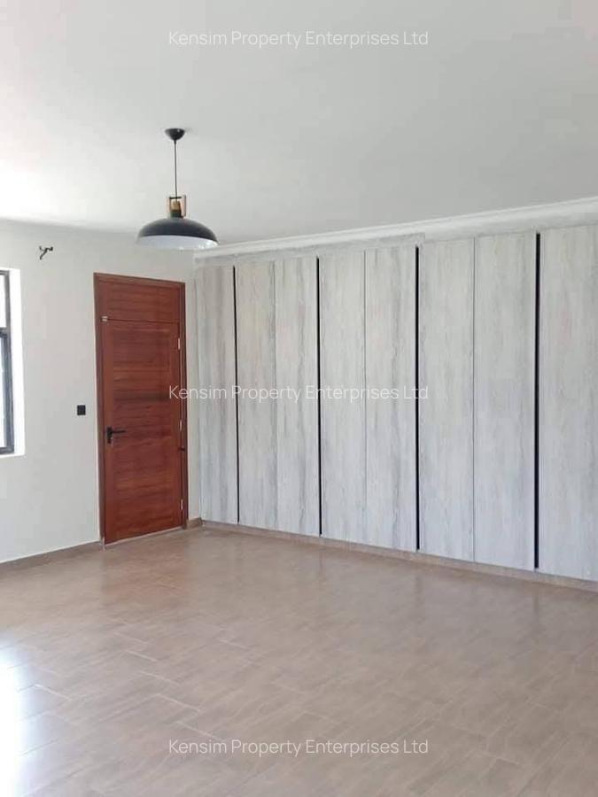 4 Bed Townhouse with En Suite in Ridgeways - 7