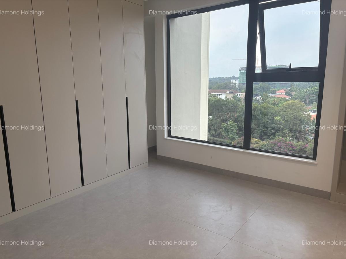 3 Bed Apartment with En Suite in Spring Valley - 6
