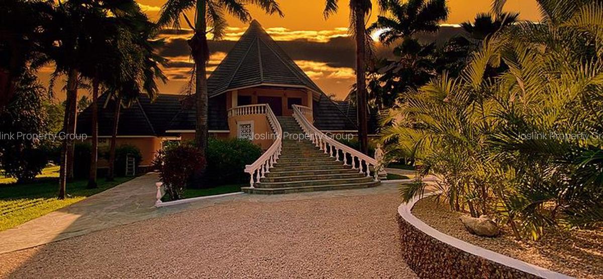 10 Bed Townhouse with En Suite at Mt Kenya - 7