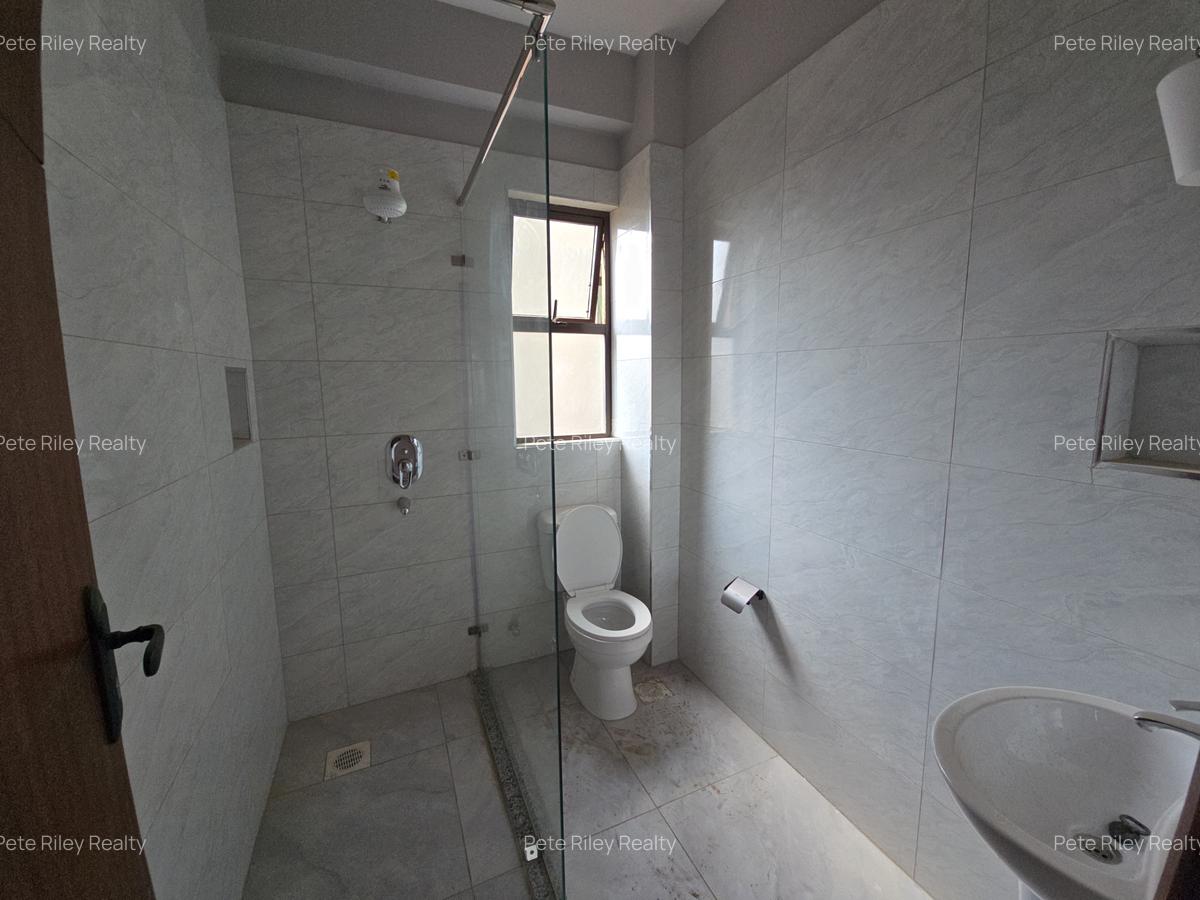 1 Bed Apartment with En Suite at School Lane - 4