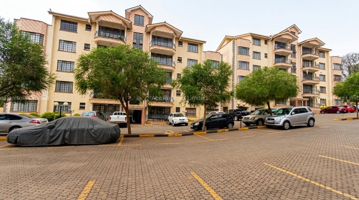 3 Bed Apartment with En Suite at Sports Road - 20