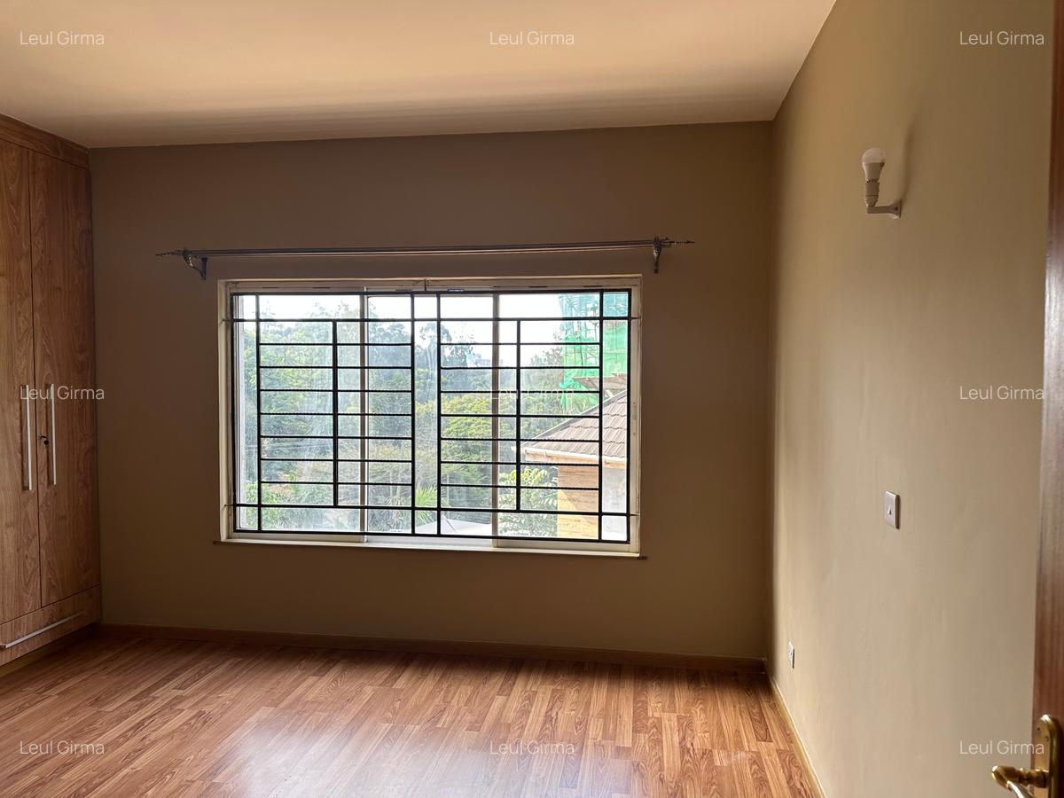 3 Bed Apartment with En Suite at Nyeri Road - 4