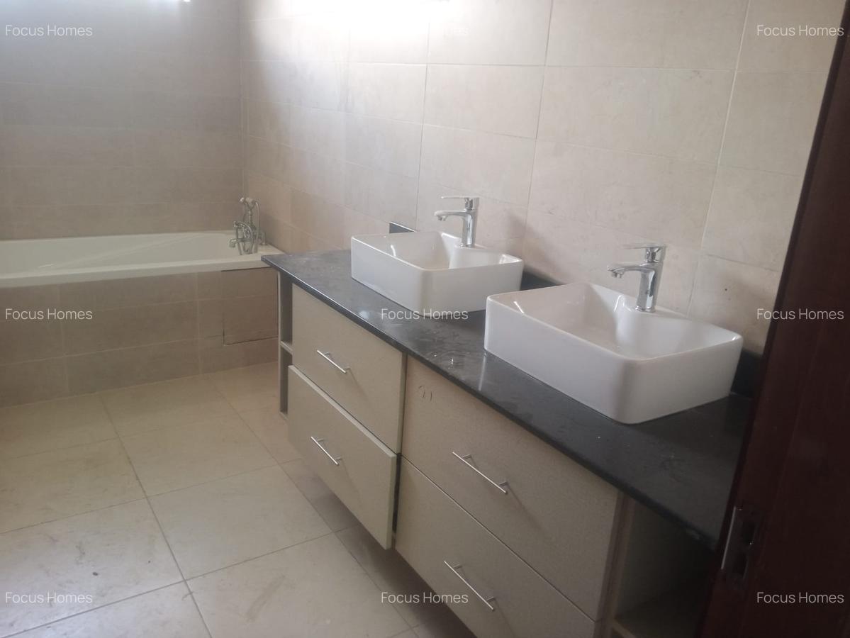 4 Bed Townhouse with En Suite in Lavington - 4