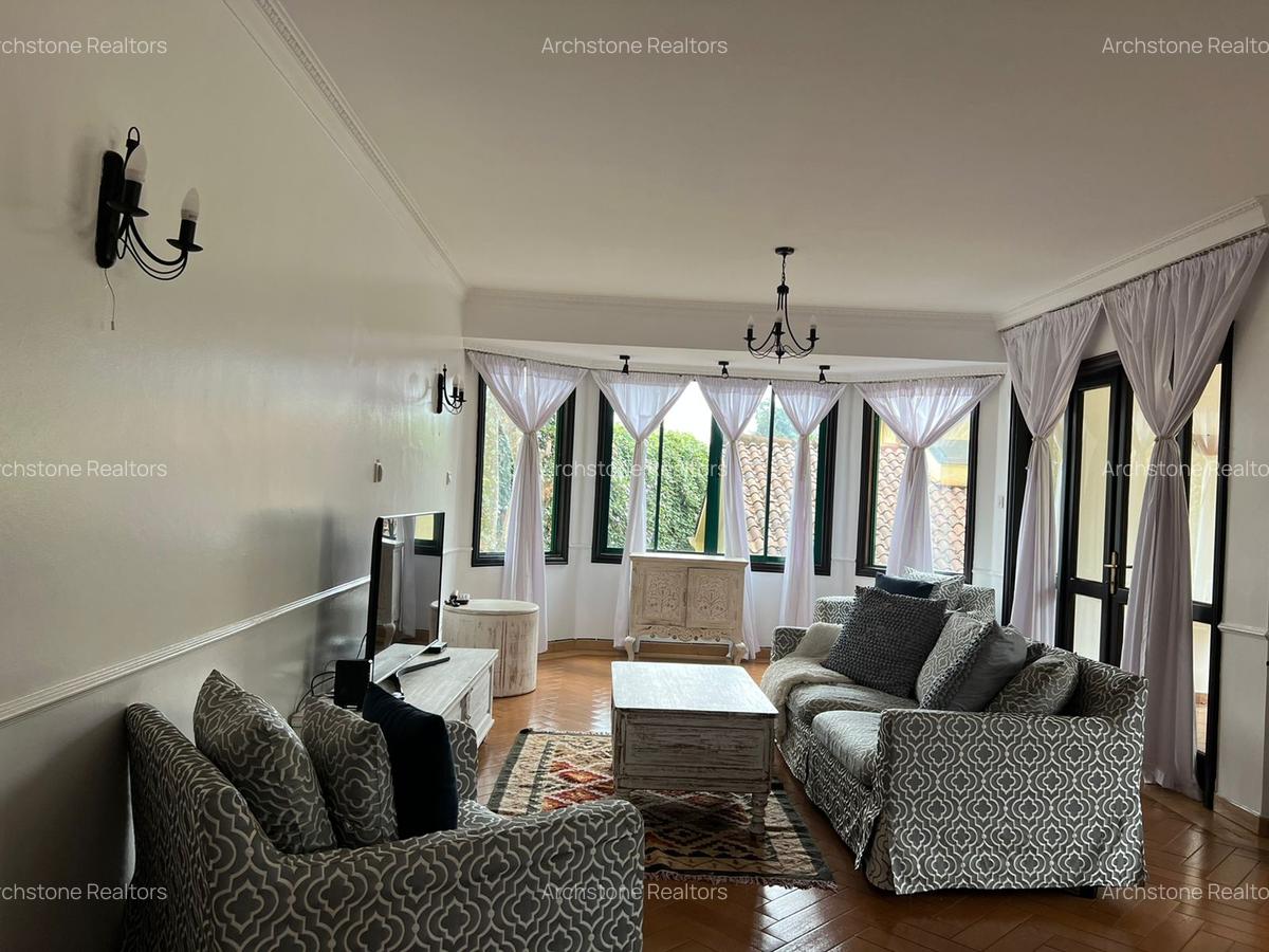 4 Bed Villa with En Suite in Kyuna - 14