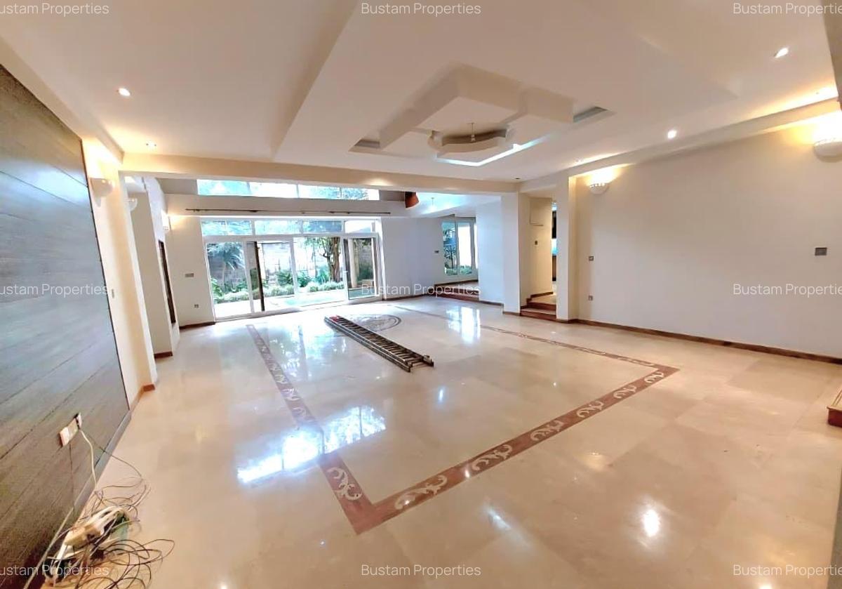 5 Bed Townhouse with En Suite in Lavington - 4
