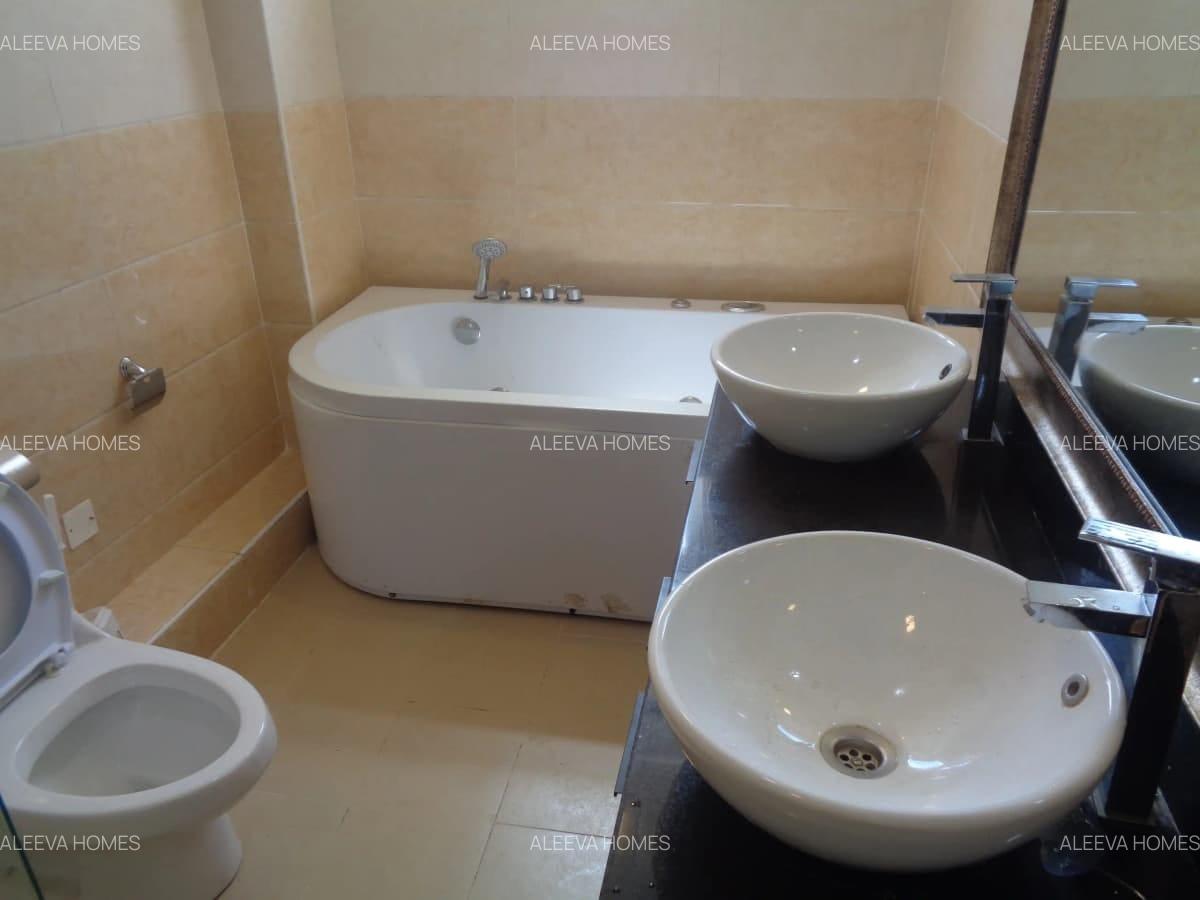 3 Bed Apartment with En Suite in Lavington - 17
