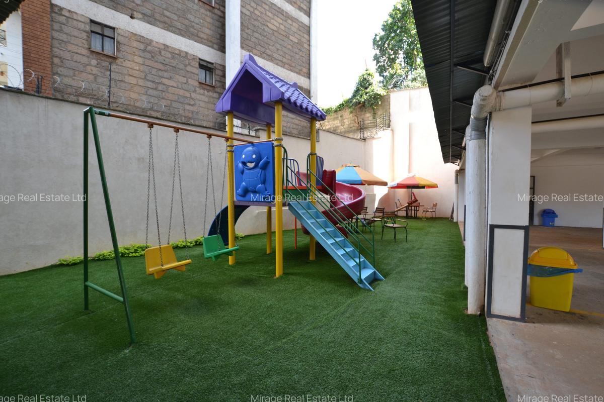 3 Bed Apartment with En Suite in Brookside - 19