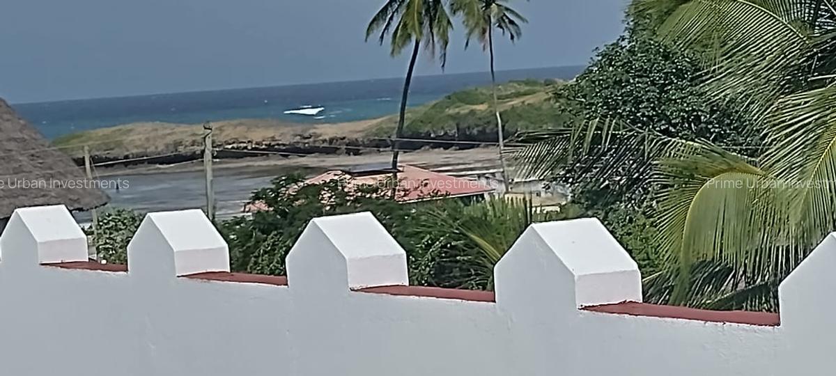 4 Bed House with En Suite at Watamu Beach - 17