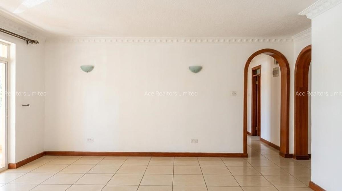 3 Bed Apartment with En Suite at Brookside Estate - 17