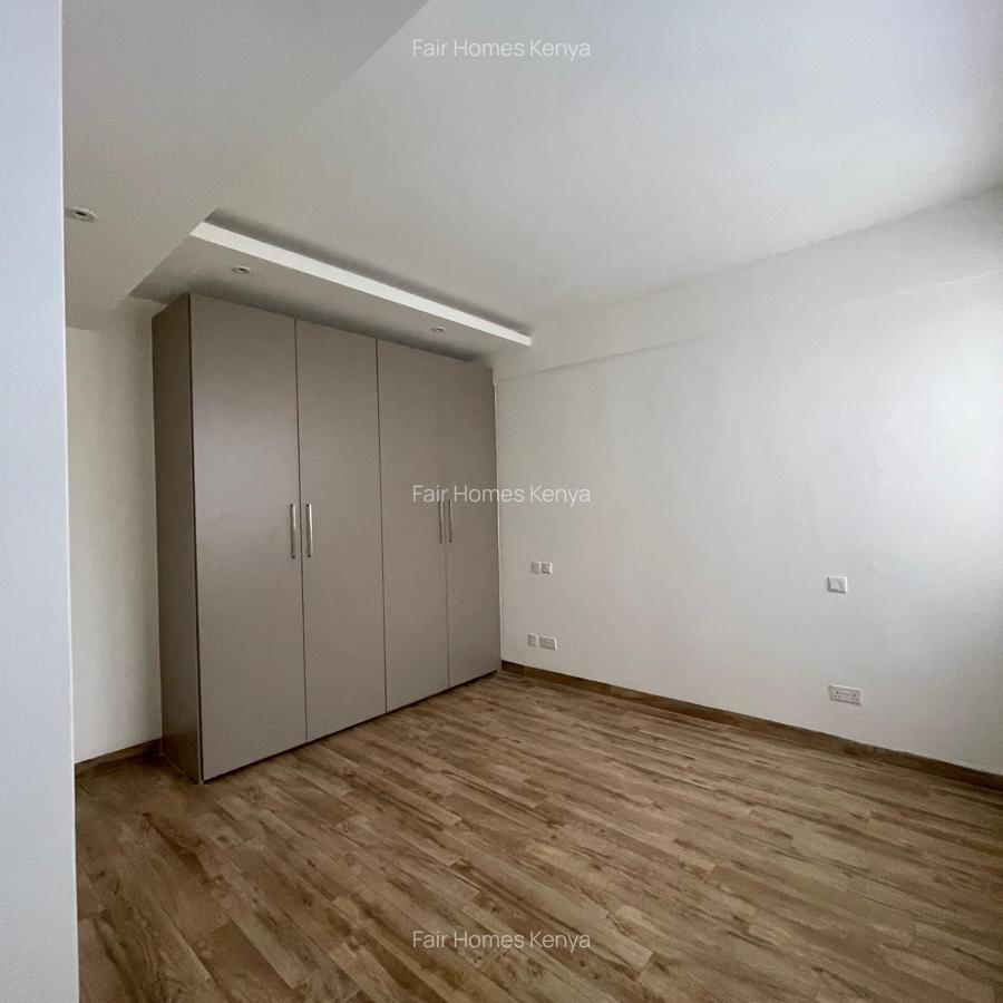 4 Bed Apartment with En Suite at Riverside Drive - 12