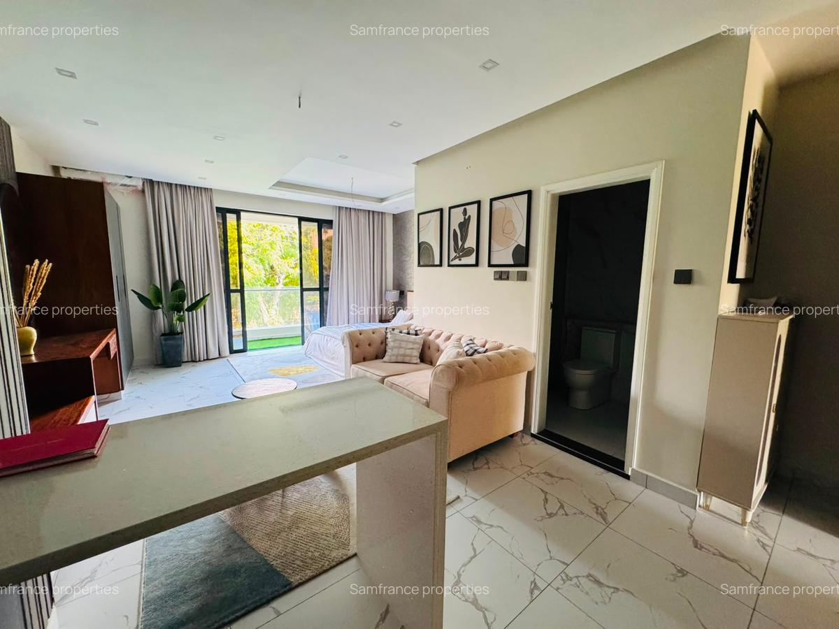Serviced Studio Apartment with En Suite at Volume Road - 6