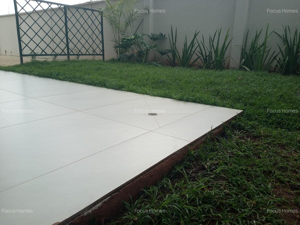 5 Bed Townhouse with En Suite in Lavington - 19