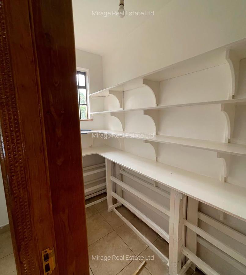 3 Bed Apartment with En Suite in Lavington - 11