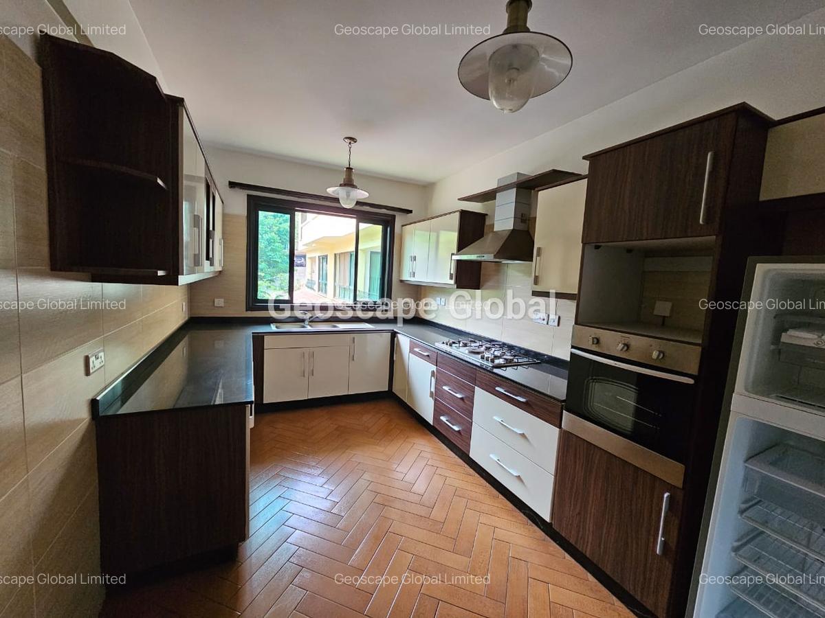 3 Bed Townhouse with En Suite in Spring Valley - 8