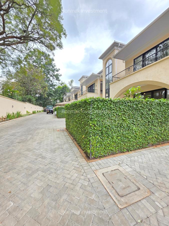 5 Bed Townhouse with En Suite at Lavington Green - 3