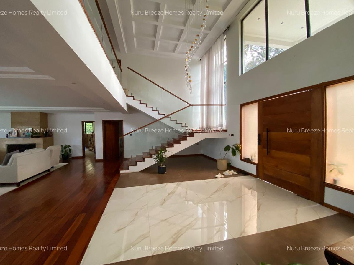5 Bed House with En Suite in Runda - 16
