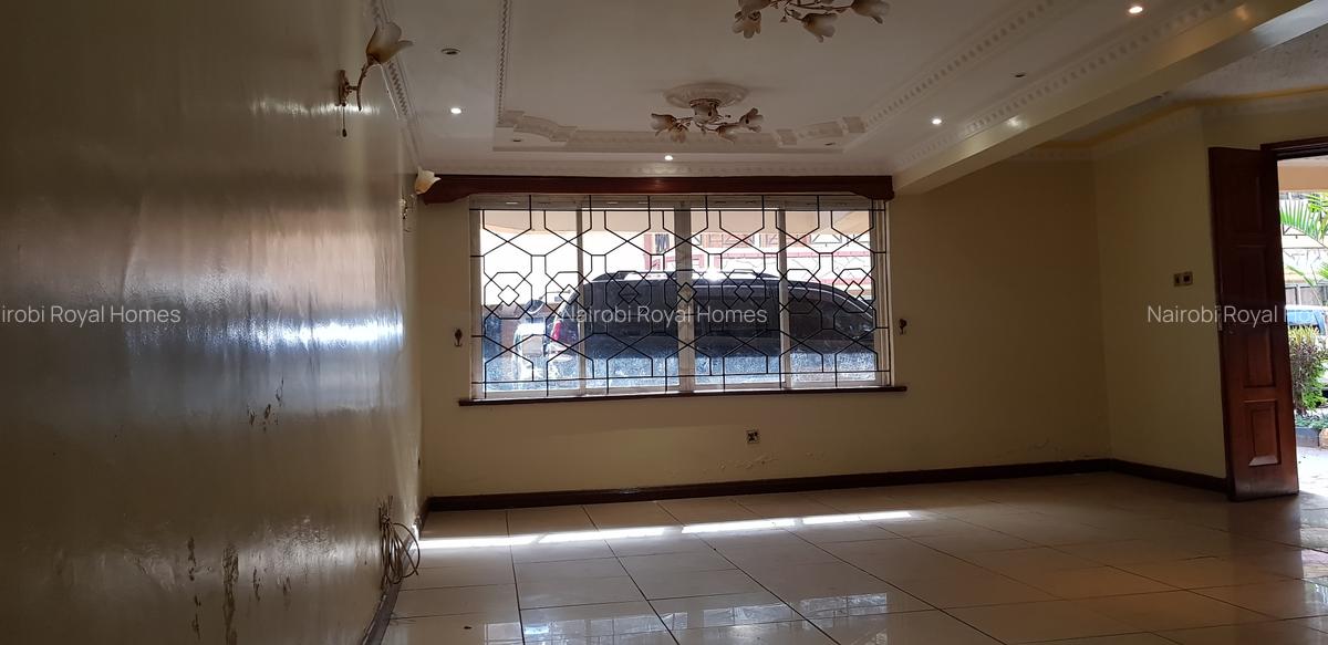 5 Bed Townhouse with En Suite at Valley Arcade - 13