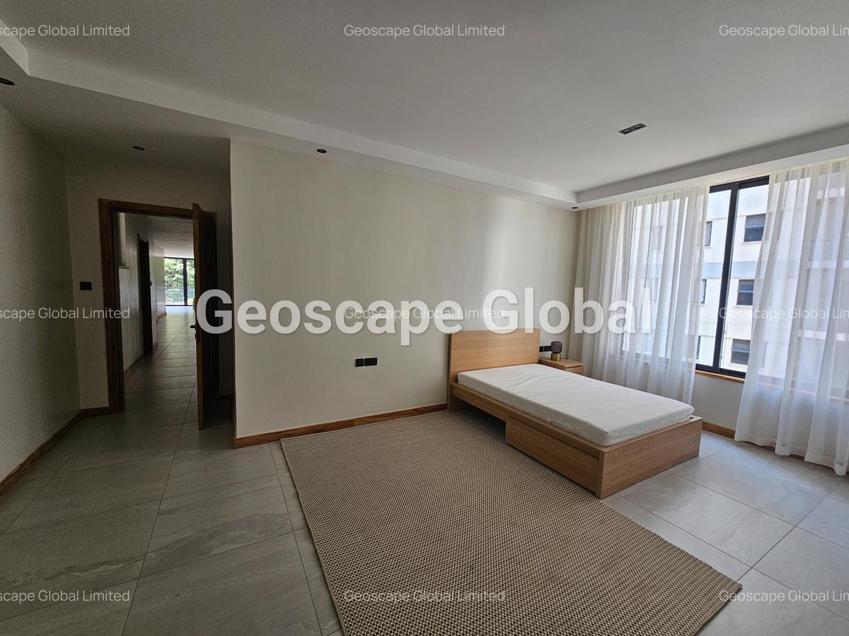 4 Bed Apartment with En Suite in Spring Valley - 6